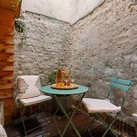 Homely Duplex Near Historic City Center Station