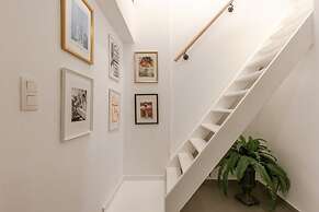 Homely Duplex Near Historic City Center Station