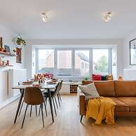 Homely Duplex Near Historic City Center Station