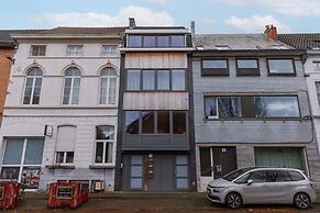 Homely Duplex Near Historic City Center Station