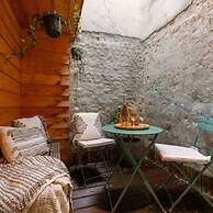 Homely Duplex Near Historic City Center Station