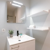Spacious Apartment With Beautiful Terrace Near Ghent