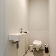 Spacious Apartment With Beautiful Terrace Near Ghent