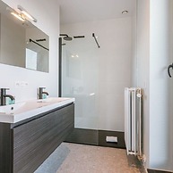 Spacious Apartment With Beautiful Terrace Near Ghent