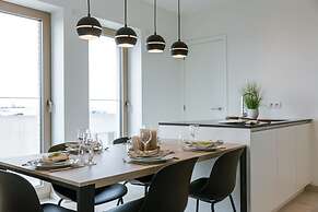 Modern Apartment With Sunny and Large Terrace