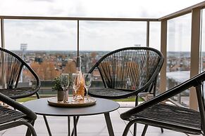 Modern Apartment With Sunny and Large Terrace