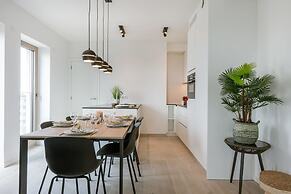 Modern Apartment With Sunny and Large Terrace