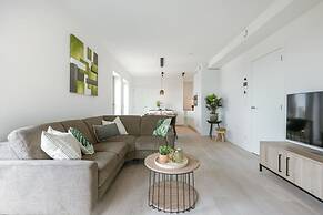 Modern Apartment With Sunny and Large Terrace