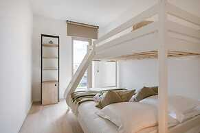 Modern Apartment With Sunny and Large Terrace