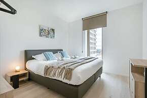 Modern Apartment With Sunny and Large Terrace