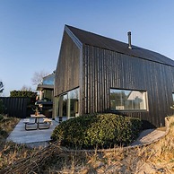 Stylish Holiday Home Close to the Beach