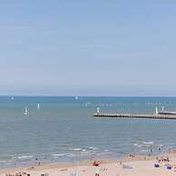 Cosy Apartment With Frontal Seaview