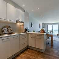 Cosy Apartment With Frontal Seaview