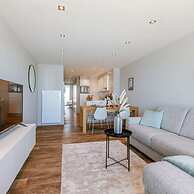 Cosy Apartment With Frontal Seaview