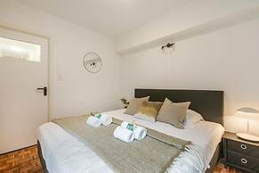 Characterful Apartment With Lateral sea View