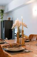 Characterful Apartment With Lateral sea View