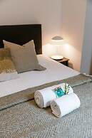 Characterful Apartment With Lateral sea View