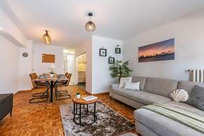 Characterful Apartment With Lateral sea View