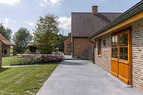 Quiet and Authentic Vacation Property With Pond