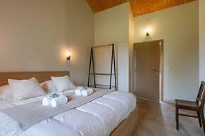 Quiet and Authentic Vacation Property With Pond