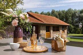 Quiet and Authentic Vacation Property With Pond