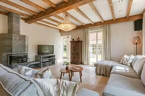 Quiet and Authentic Vacation Property With Pond