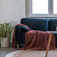 Bright Apartment With Large and Sunny Garden