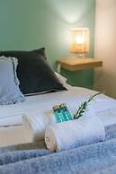 Bright Apartment With Large and Sunny Garden