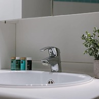 Bright Apartment With Large and Sunny Garden