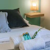 Bright Apartment With Large and Sunny Garden