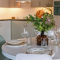 Bright Apartment With Large and Sunny Garden