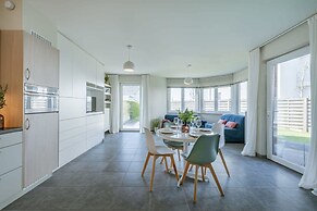 Bright Apartment With Large and Sunny Garden