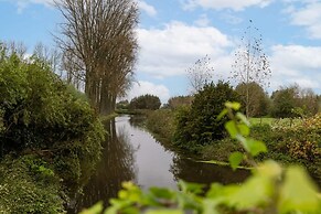 BE BRG Kerk 54 in Damme
