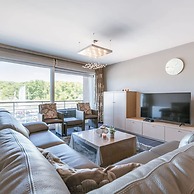 Bright Apartment With Parking Near the Beach