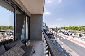 Bright Apartment With Parking Near the Beach