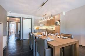 Bright Apartment With Parking Near the Beach