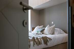 Bright Apartment With Parking Near the Beach