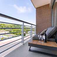 Bright Apartment With Parking Near the Beach