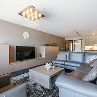 Bright Apartment With Parking Near the Beach