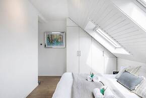 Spacious Duplex Apartment in the Center of Knokke