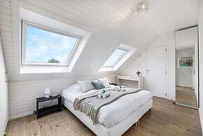 Spacious Duplex Apartment in the Center of Knokke