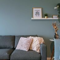 Modern Studio With Seaview and Parking