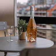 Modern Studio With Seaview and Parking