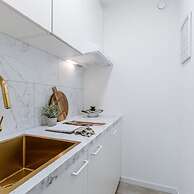 Modern Studio With Seaview and Parking