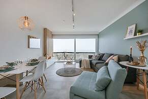 Modern Studio With Seaview and Parking