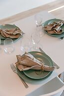 Modern Studio With Seaview and Parking