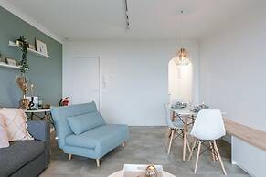 Modern Studio With Seaview and Parking