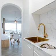 Modern Studio With Seaview and Parking