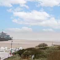 Modern Studio With Seaview and Parking