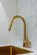 Modern Studio With Seaview and Parking